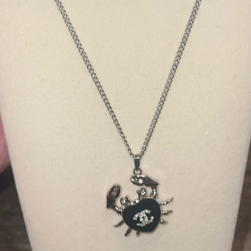 Silver Crab Pendant Necklace